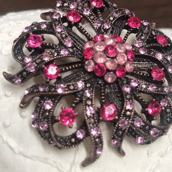 Beautiful Rose and Light Pink Brooch - Picture 3 of 8